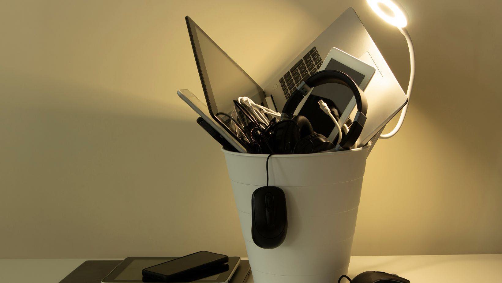 E-waste computer recyling jpg